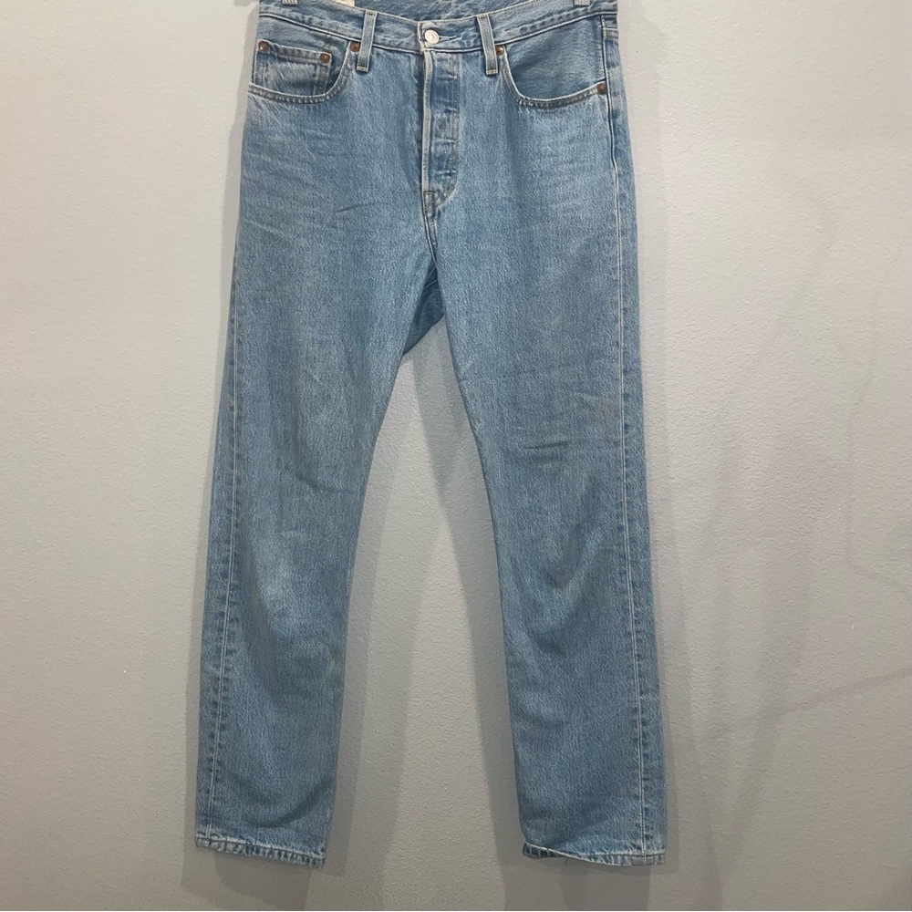 Levi’s jeans women’s size 28
